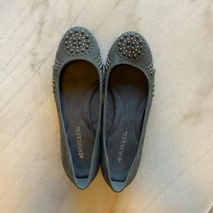 Beautiful studded gray flats